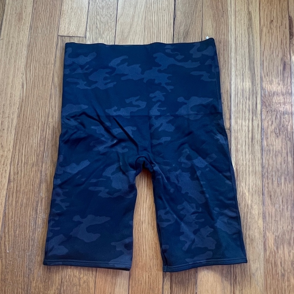 Spanx black camo bike shorts